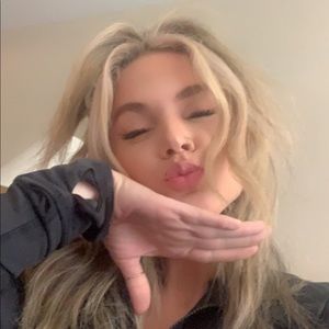 Meet your Posher, Michaela